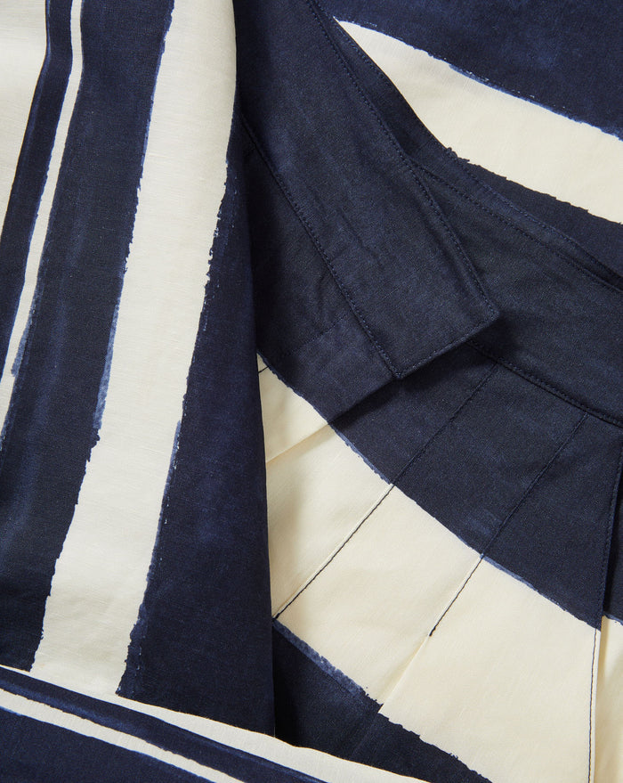 Veronica Beard Heron Crossover Waistband Pant - Navy/Dove White